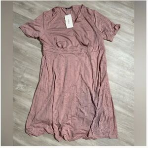 New BloomChic Pink Floral Dress Size 18 - 20 NEW